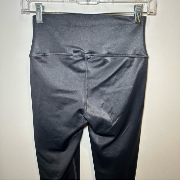 Alo Yoga High Waisted Shine Leggings Grey Size Medium - Picture 7 of 13